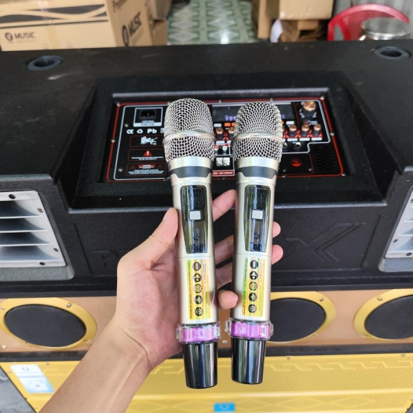 Loa Karaoke Di động Bình Acquy Vinhpro V-888  Tặng Kèm 2 Micro Không Dây UHF Cao Cấp Bảo hành 12T